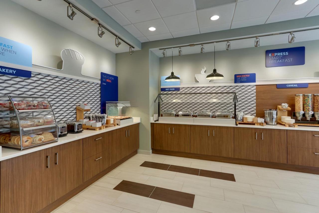 Holiday Inn Express & Suites - Winston - Salem Sw - Clemmons By Ihg Екстер'єр фото