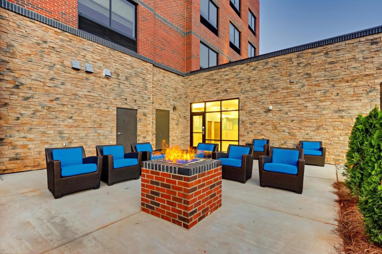 Holiday Inn Express & Suites - Winston - Salem Sw - Clemmons By Ihg Екстер'єр фото