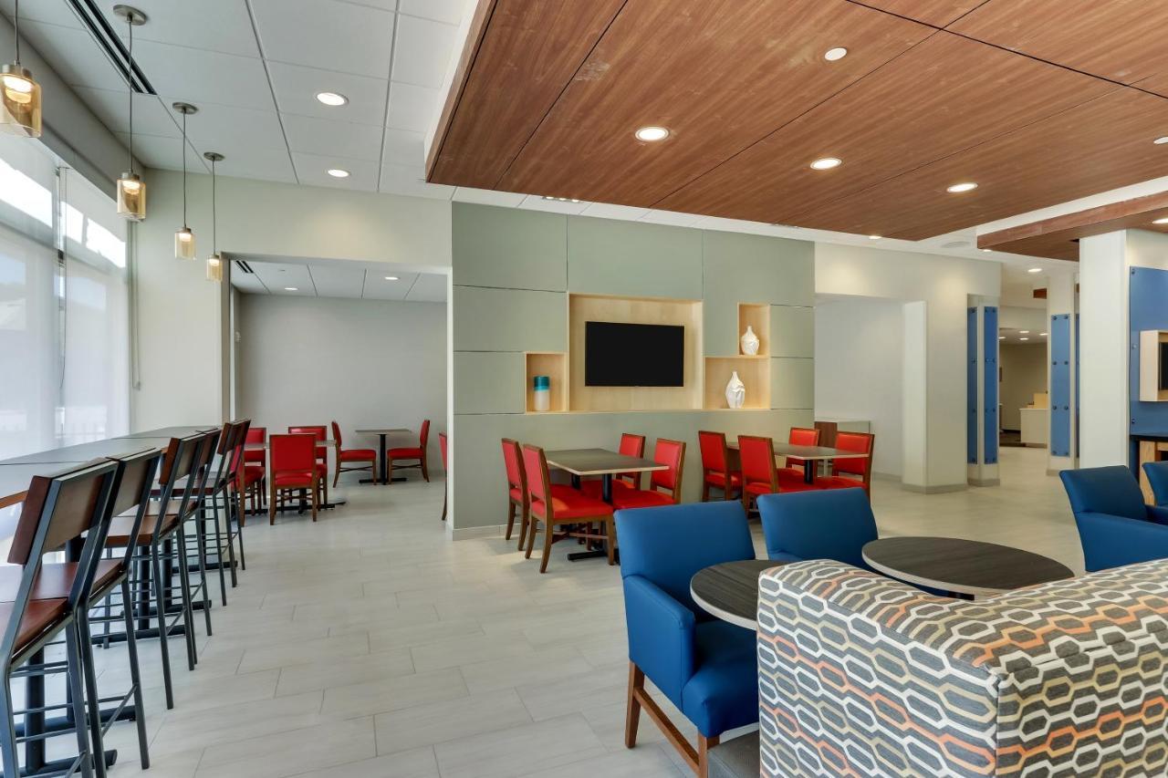 Holiday Inn Express & Suites - Winston - Salem Sw - Clemmons By Ihg Екстер'єр фото